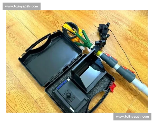 颐和园 “打捞神器” 3 分钟捞起落水手机 游客惊喜发现仍可使用