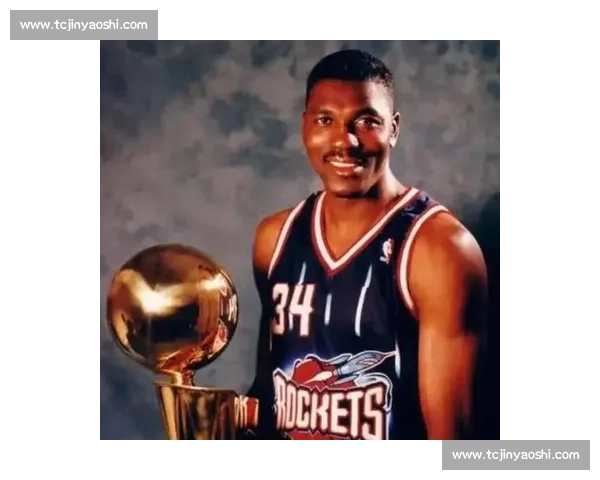 奥拉朱旺亲授梦幻脚步！科比获赞天才传承内线绝学